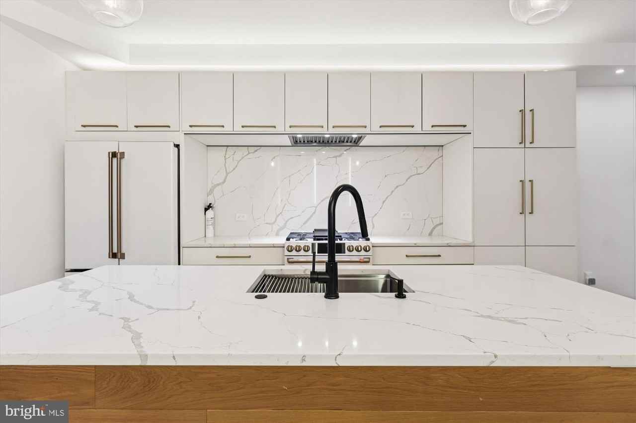 746 Morton St Nw Unit 1 #1 - Photo 4 of 35