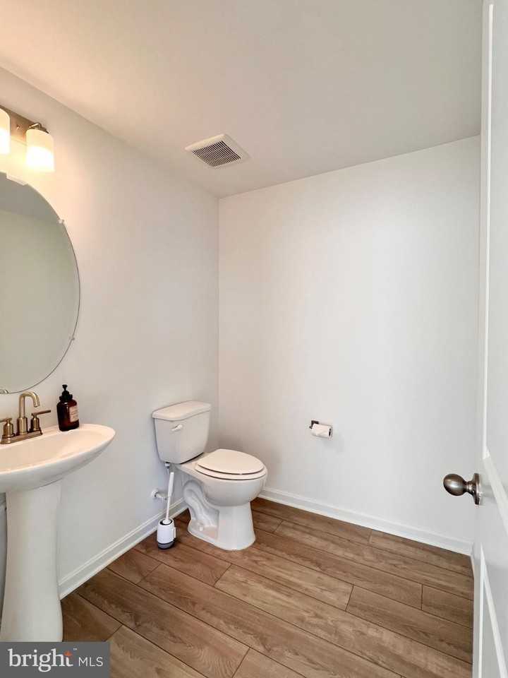 310 Andrew Ct - Photo 5 of 50