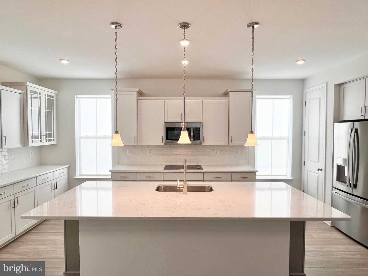 310 Andrew Ct - Photo 6 of 50