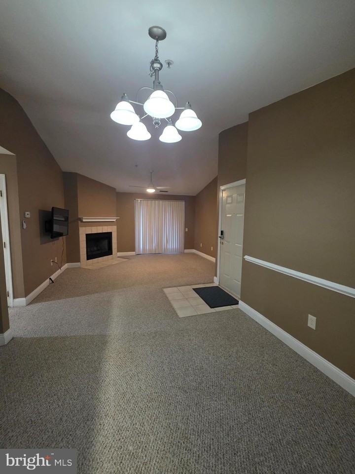 2809 Waters Edge Dr #260 - Photo 5 of 40