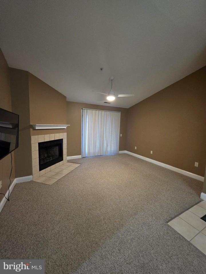 2809 Waters Edge Dr #260 - Photo 7 of 40