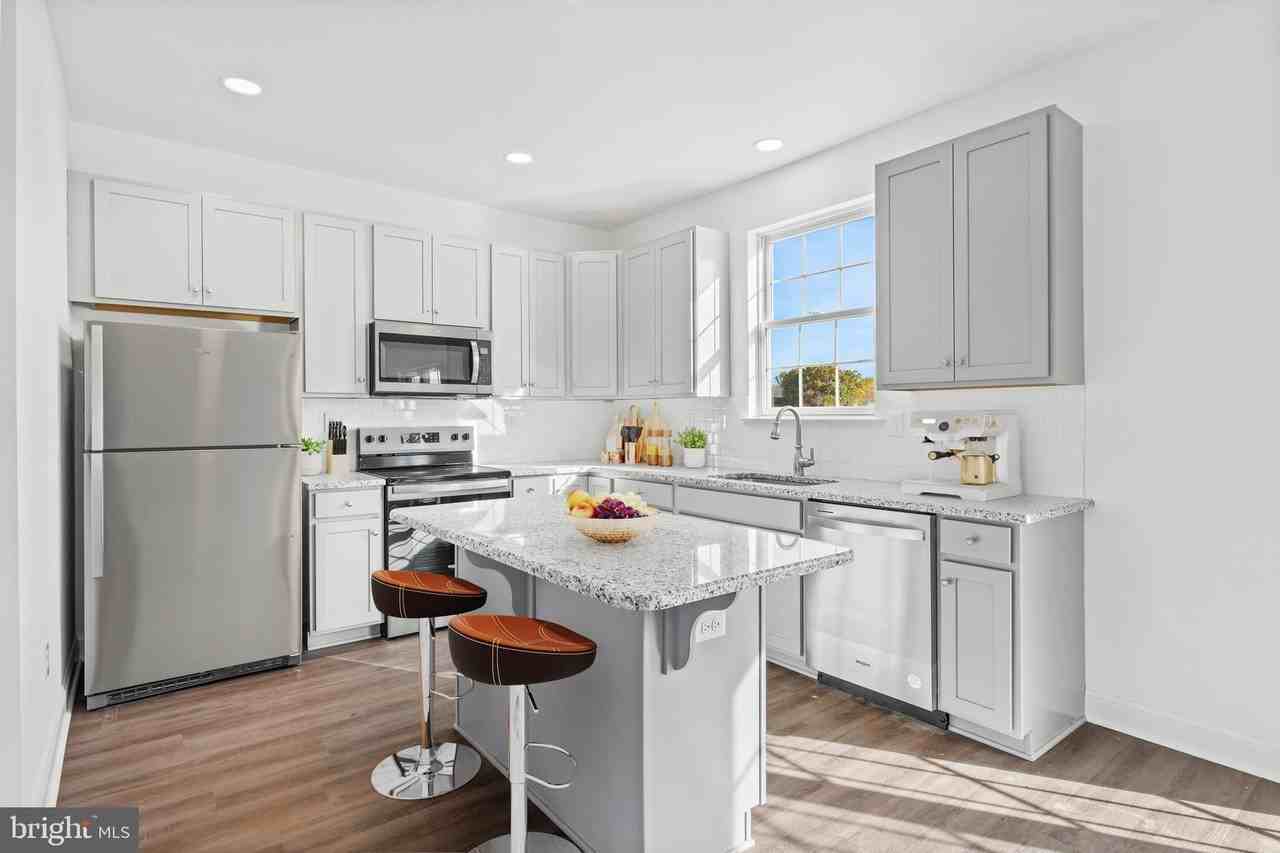 982 Lorewood Grove Rd - Photo 3 of 20