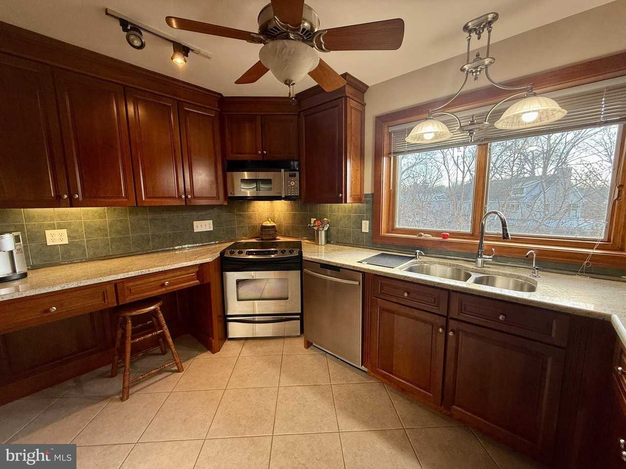 2 President Point Dr Unit A3 #A3 - Photo 7 of 37