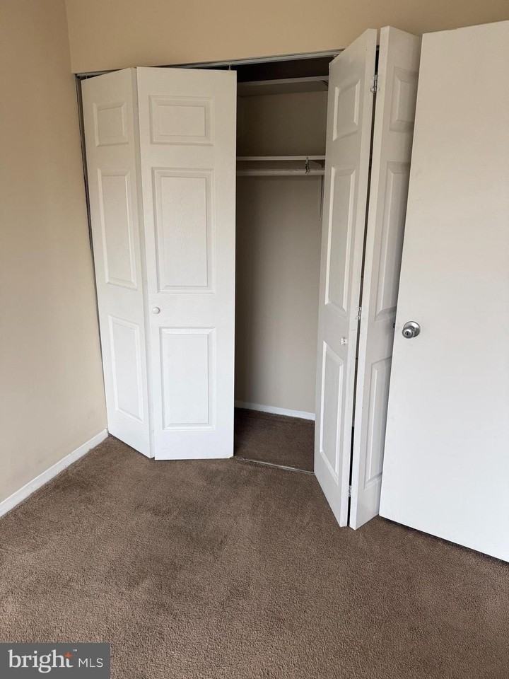 418 Girard St Apt 302 #302 - Photo 6 of 17