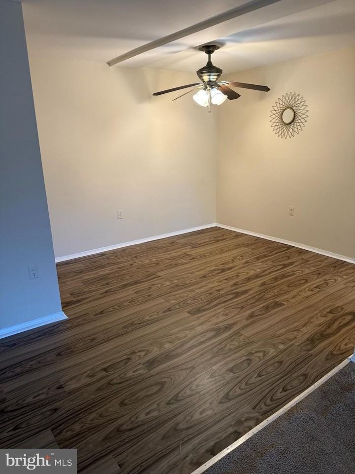 418 Girard St Apt 302 #302 - Photo 7 of 17