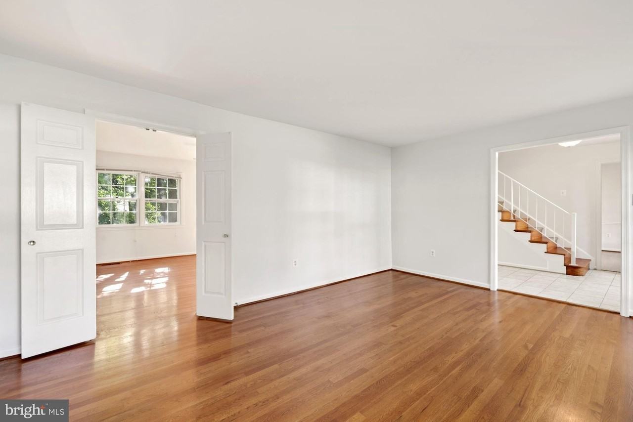 8208 W Gainsborough Ct - Photo 4 of 50