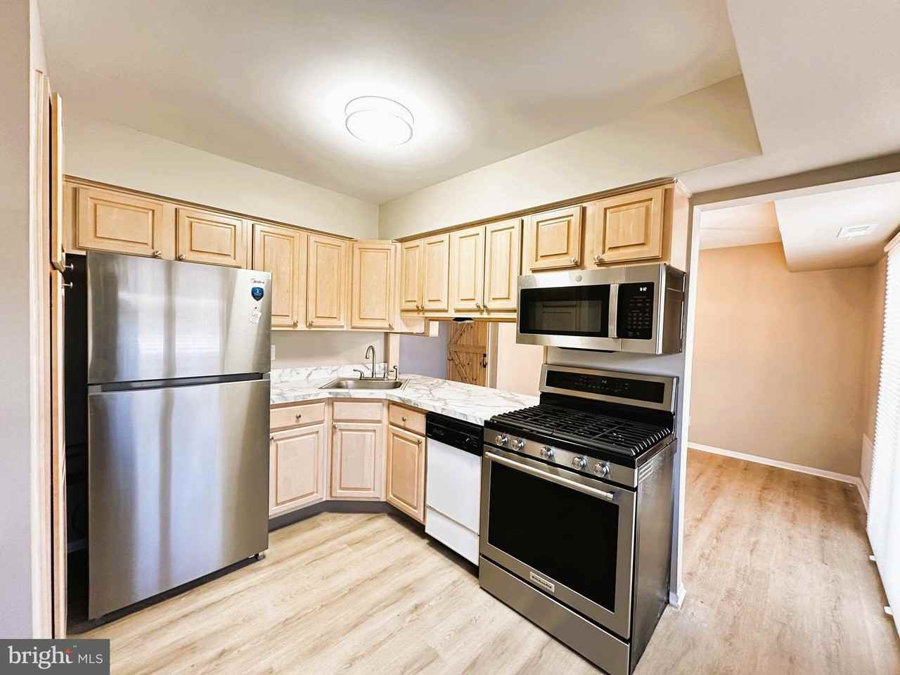 42D Michael Rd - Photo 3 of 15