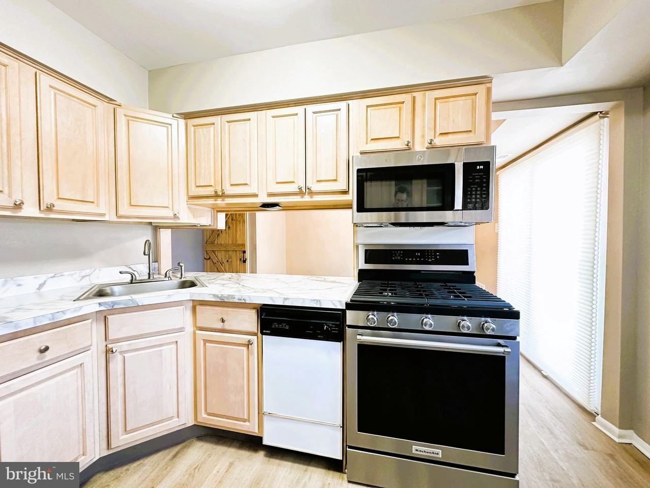 42D Michael Rd - Photo 4 of 15