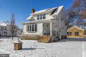 featured image of 306 Lincoln Ave N