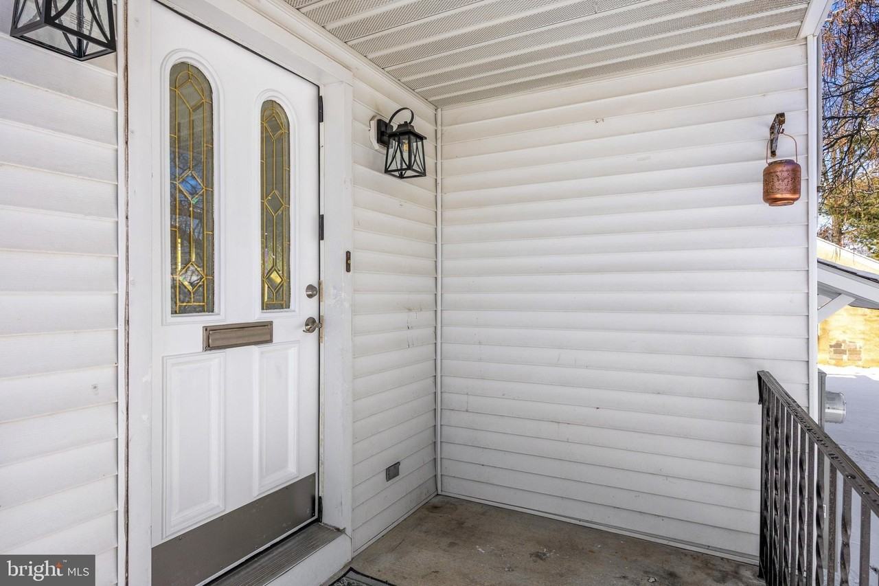 306 Lincoln Ave N - Photo 3 of 20