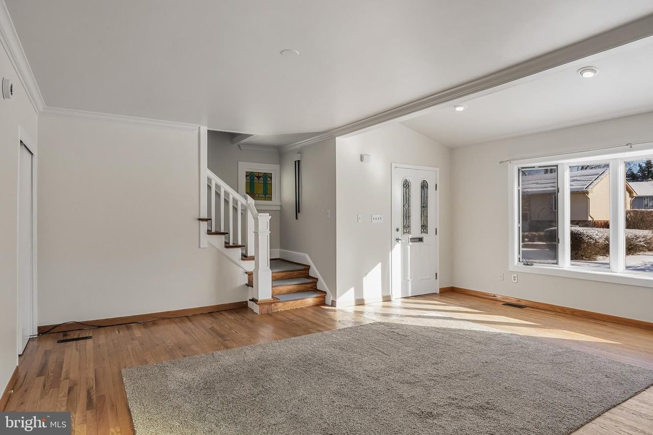 306 Lincoln Ave N - Photo 6 of 20