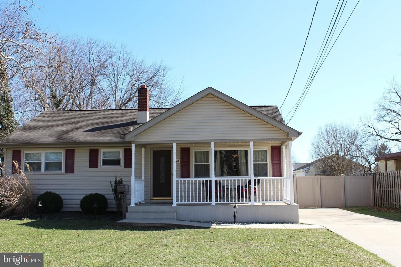 228 Market Pl - Photo 2 of 16