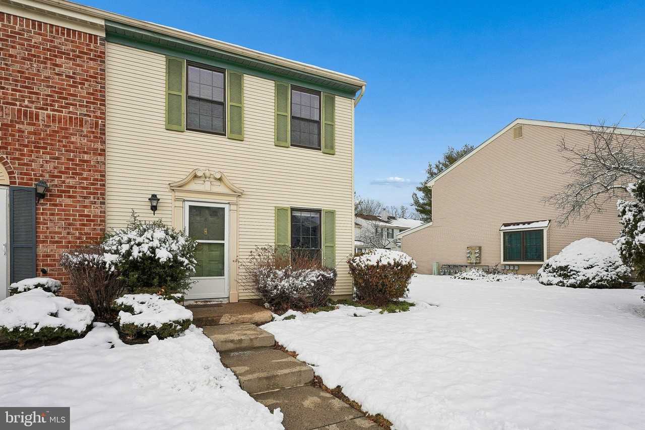 8 Marsh Ct - Photo 2 of 32