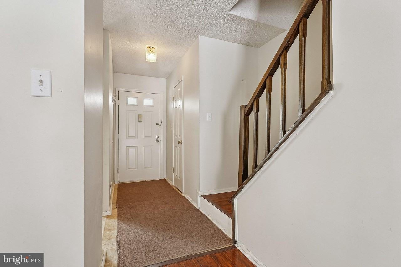 8 Marsh Ct - Photo 6 of 32