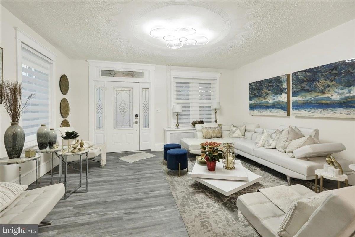 405 Reading Ave - Photo 2 of 27