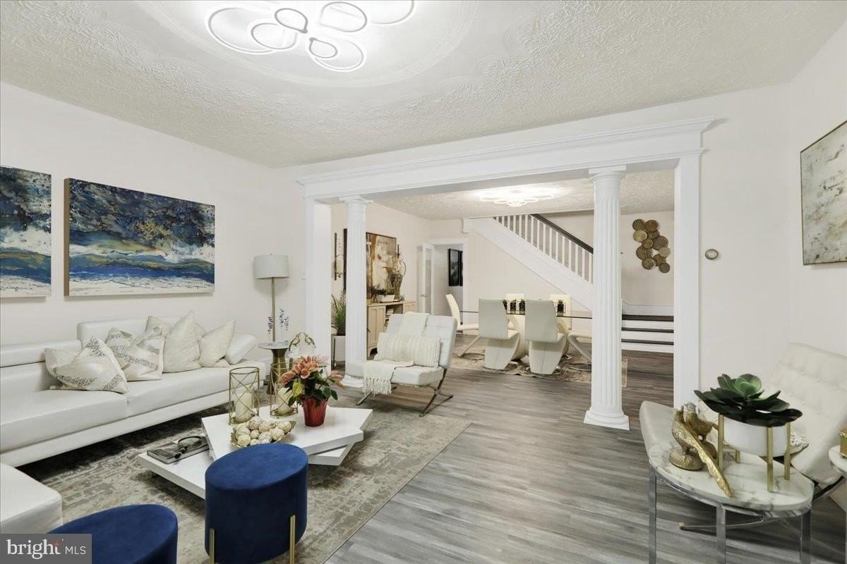 405 Reading Ave - Photo 3 of 27