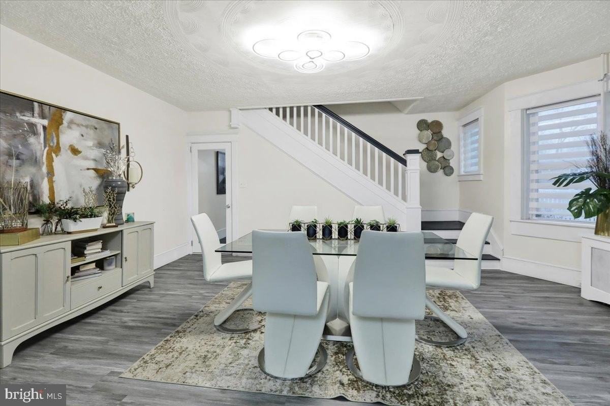 405 Reading Ave - Photo 4 of 27