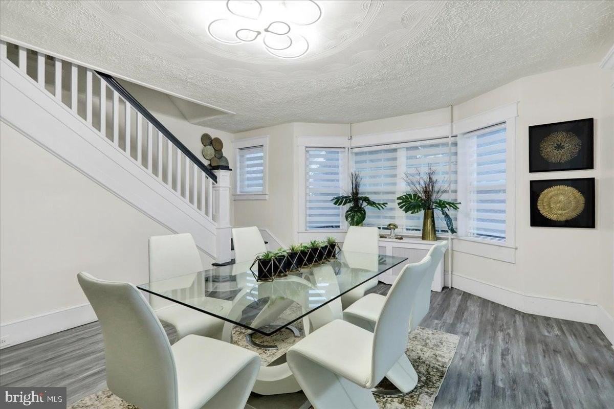 405 Reading Ave - Photo 5 of 27