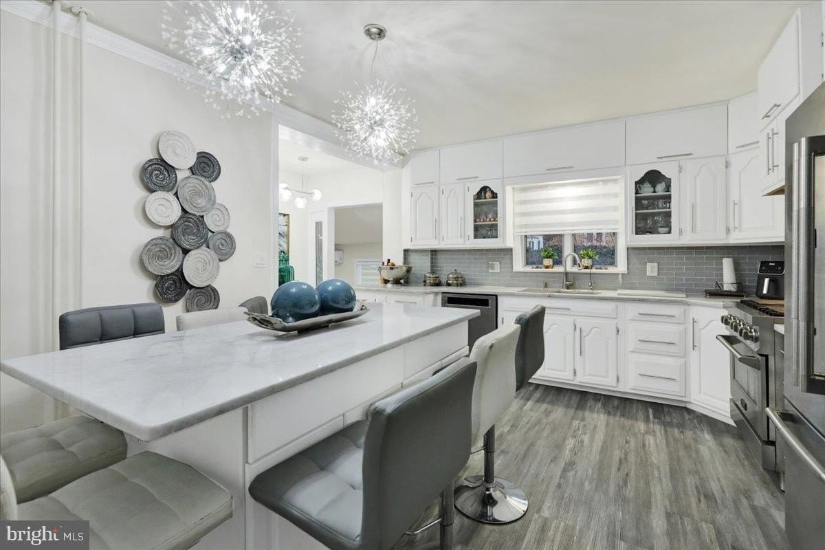 405 Reading Ave - Photo 7 of 27