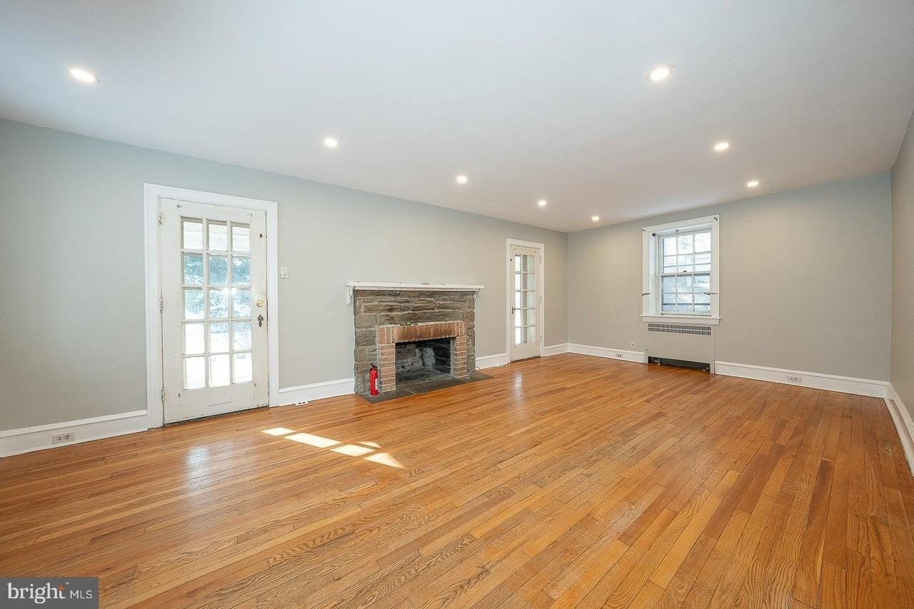 625 Chelten Hills Dr - Photo 5 of 50