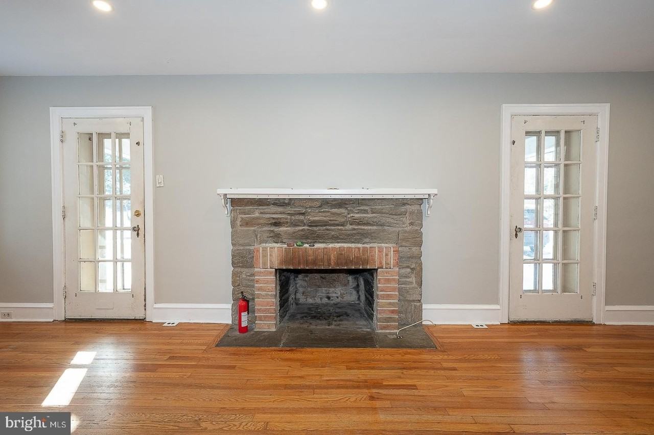 625 Chelten Hills Dr - Photo 7 of 50