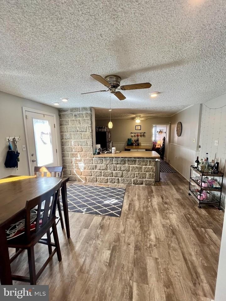 125 Maple St - Photo 2 of 32