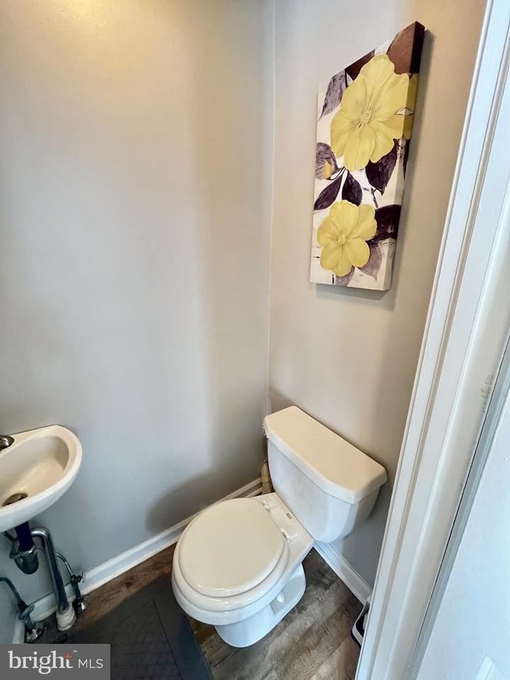 125 Maple St - Photo 5 of 32