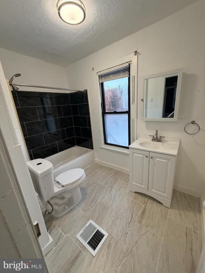 1668 Dounton St - Photo 5 of 7