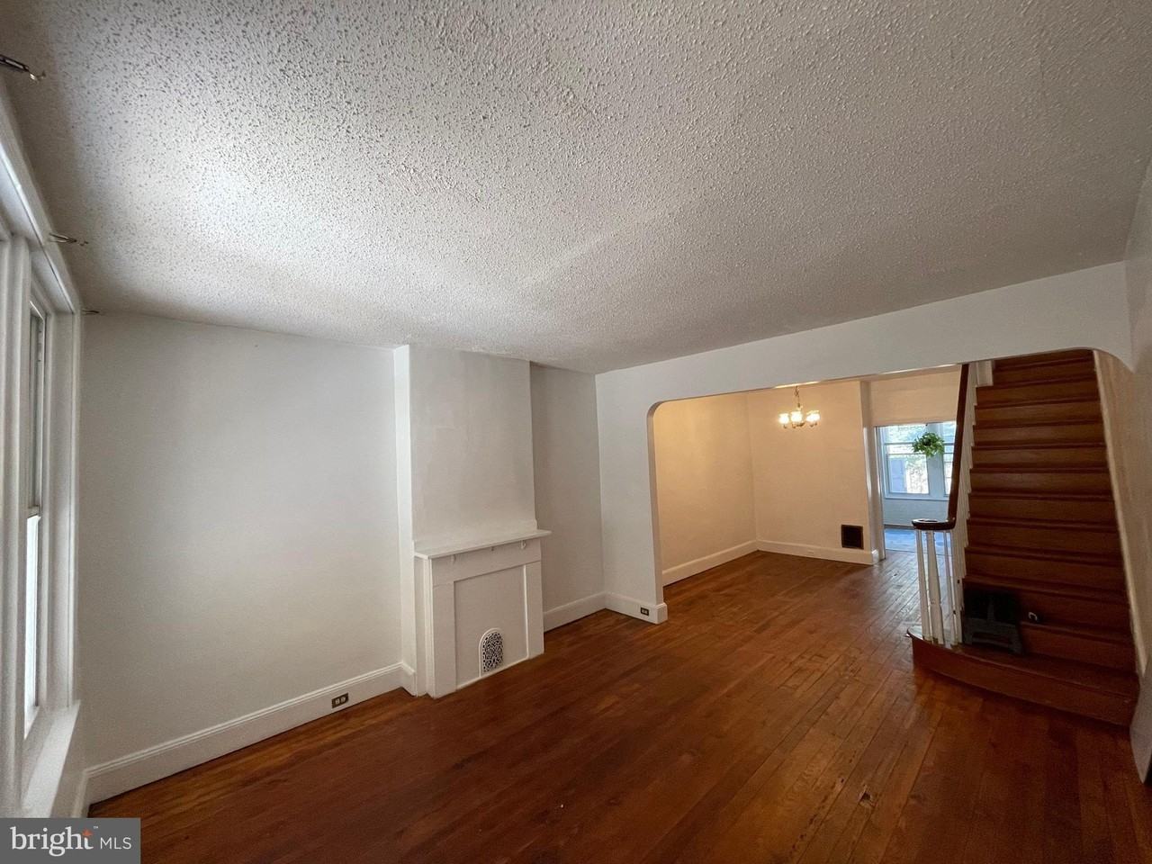 3675 Eveline St - Photo 5 of 22