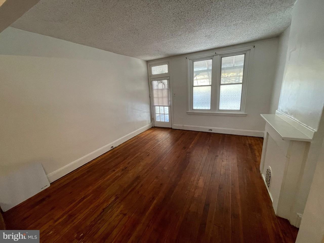 3675 Eveline St - Photo 6 of 22