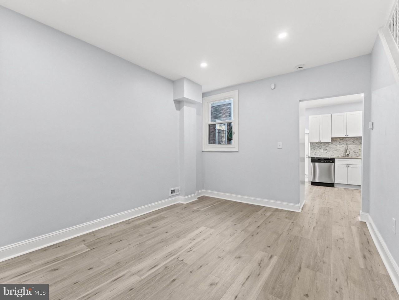 1839 E Clementine St - Photo 2 of 25