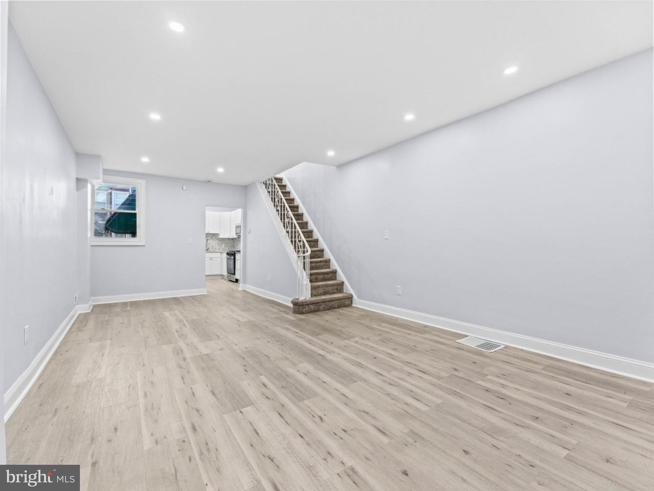 1839 E Clementine St - Photo 3 of 25