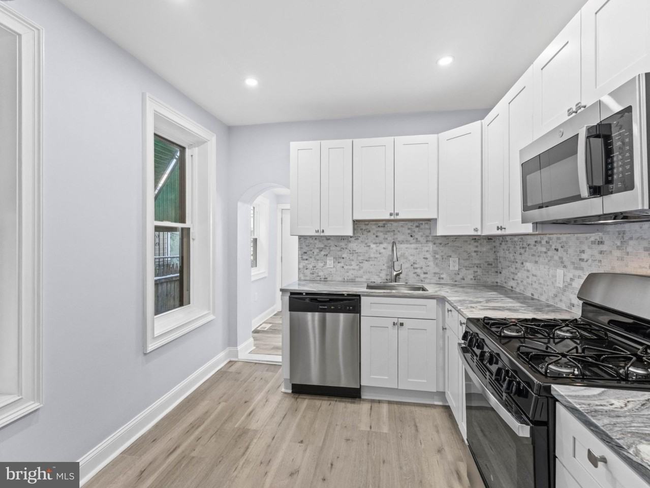 1839 E Clementine St - Photo 7 of 25