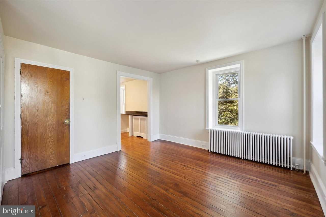 200 E Willow Grove Ave - Photo 4 of 13