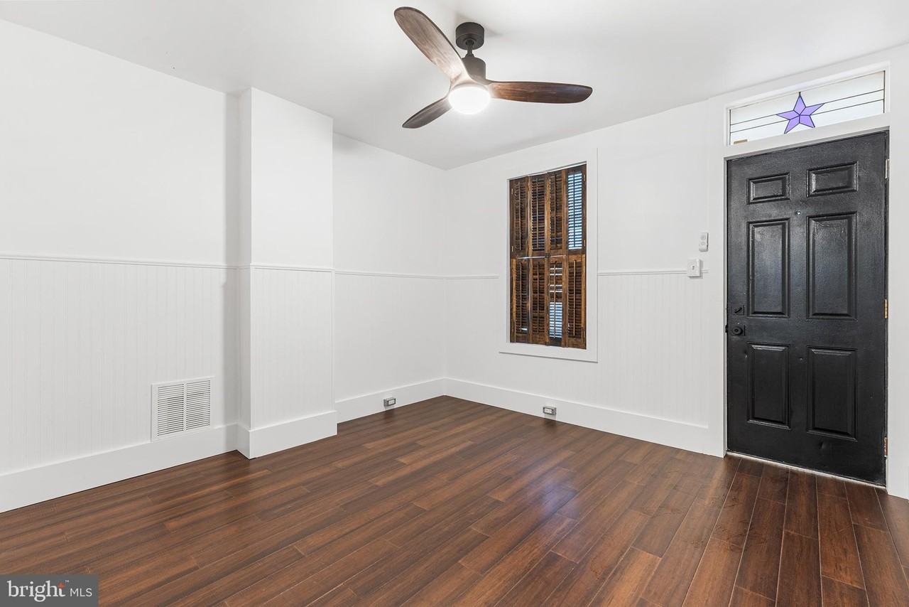 2549 Collins St - Photo 3 of 26