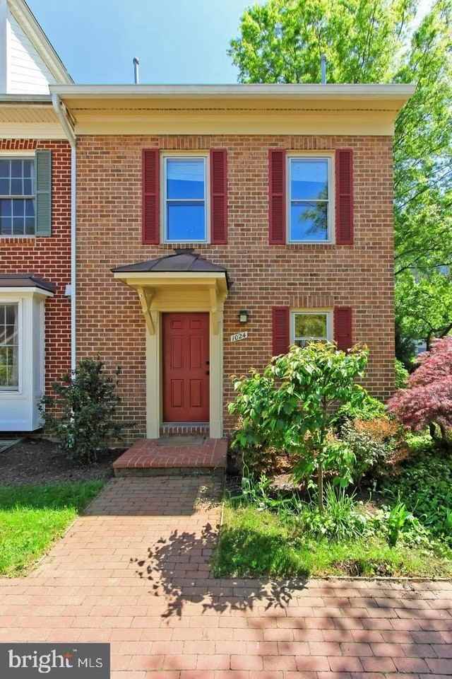 1024 N Monroe St - Photo 3 of 49