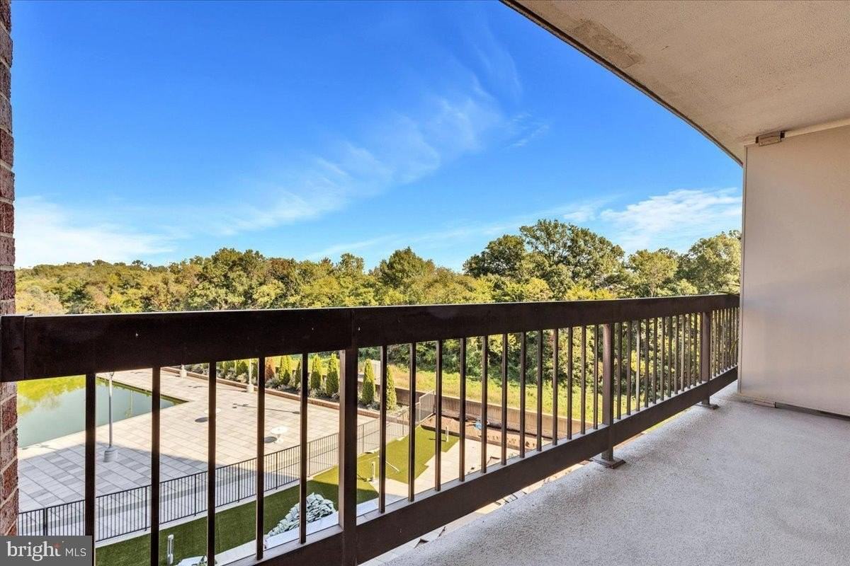 1805 Crystal Dr Apt 511s #511S - Photo 5 of 27