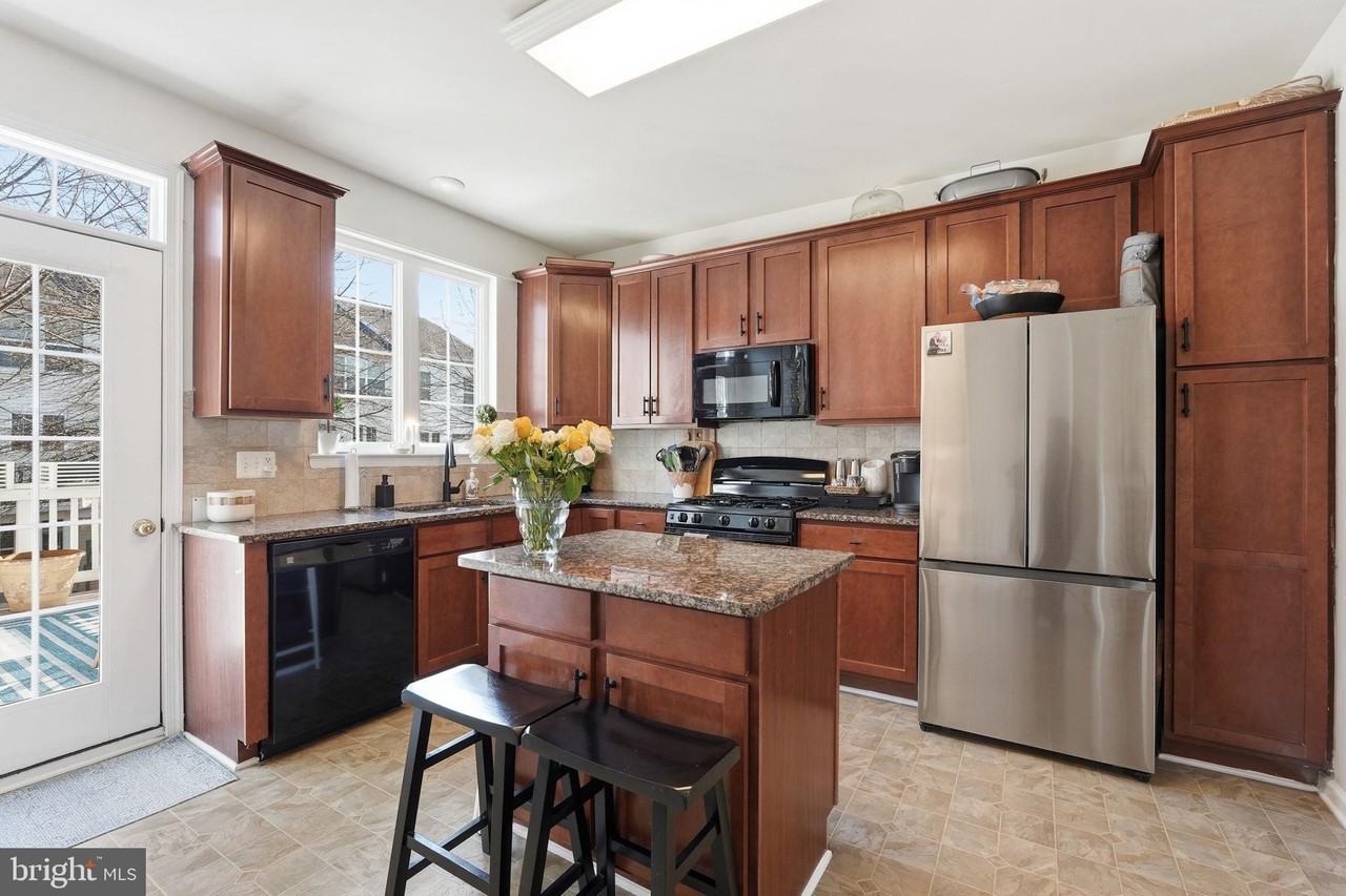 20390 Bass Rocks Ter - Photo 2 of 24