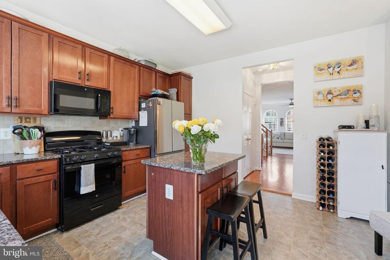 20390 Bass Rocks Ter - Photo 4 of 24