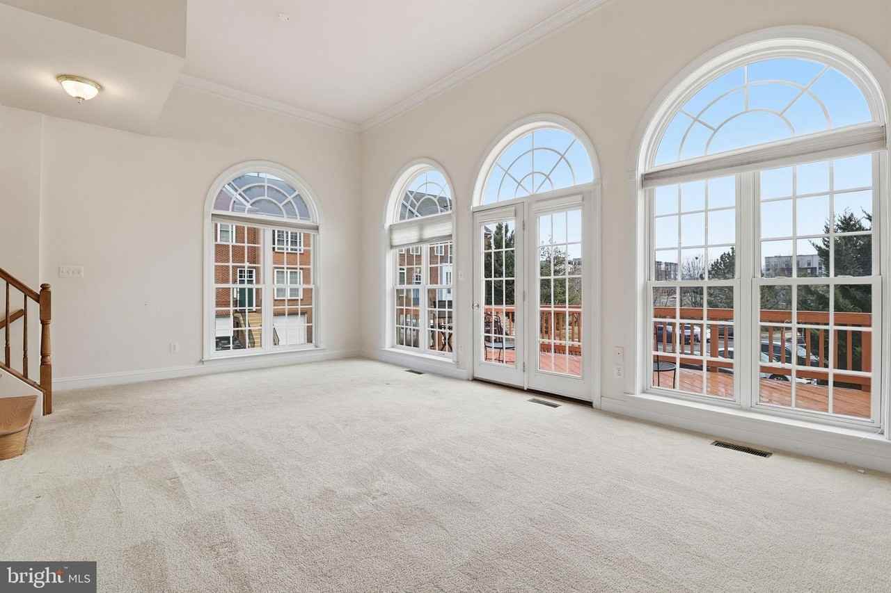 21770 Ladyslipper Sq - Photo 6 of 25