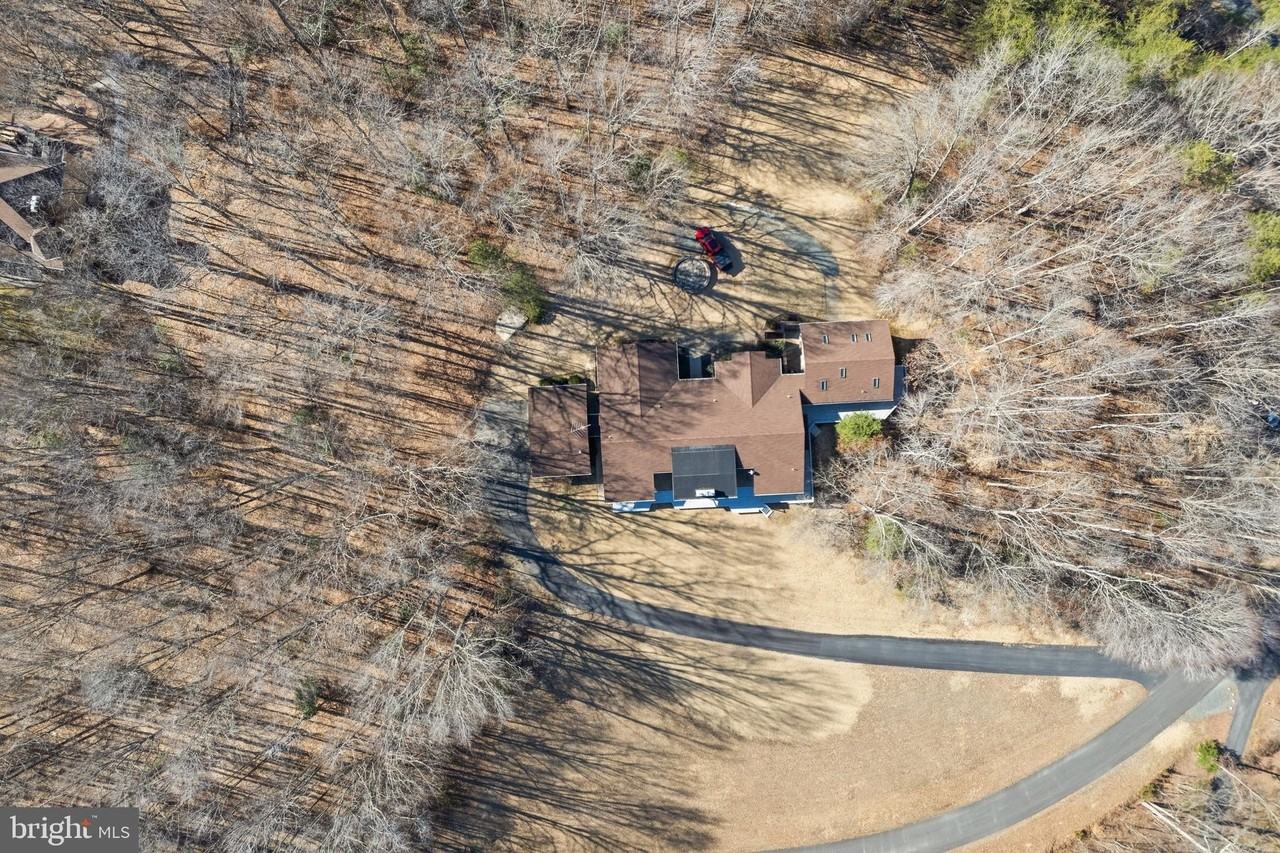 20 Cessna Ln - Photo 2 of 49