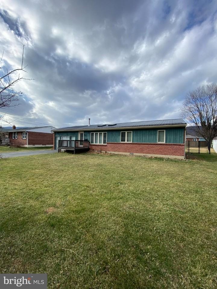 1030 Georgia Ave - Photo 2 of 23