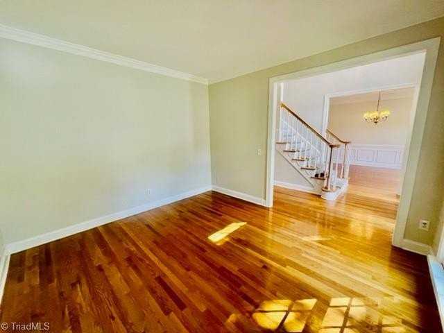 104 Castleton Pl - Photo 4 of 29