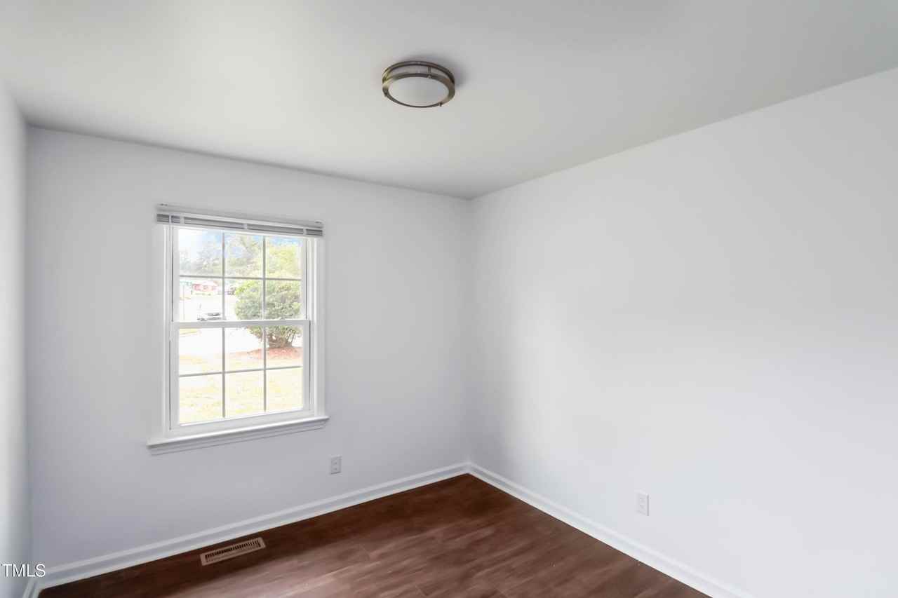 812 Lincoln Dr - Photo 5 of 11