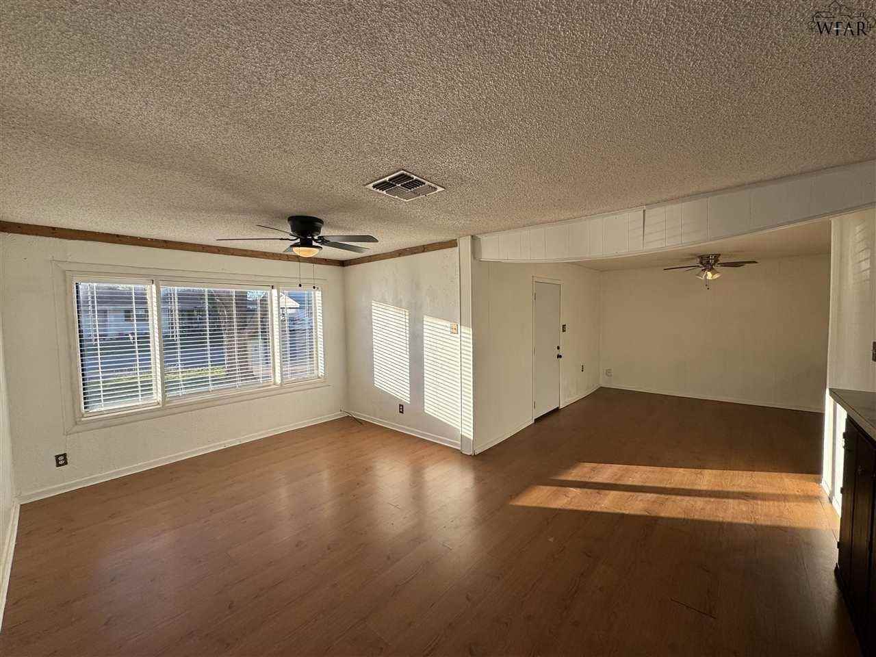 4007 Gossett Dr - Photo 2 of 12