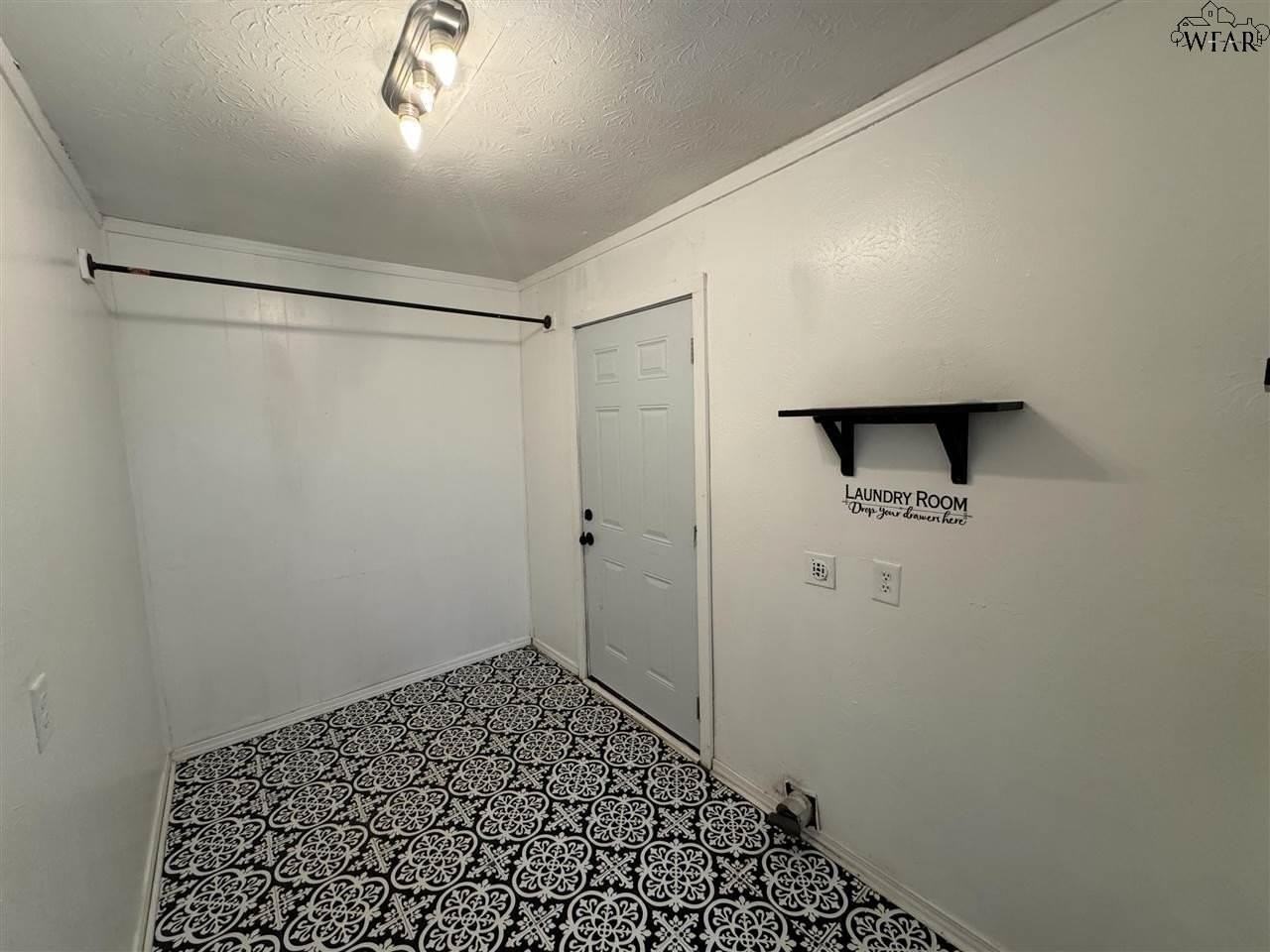 4007 Gossett Dr - Photo 6 of 12