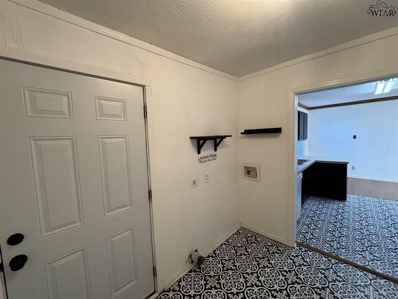 4007 Gossett Dr - Photo 7 of 12