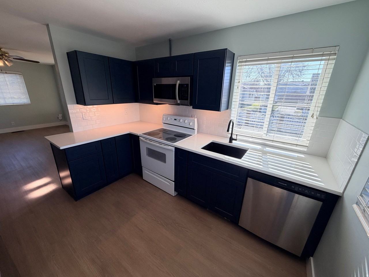 56 W Cottage Ave - Photo 4 of 18