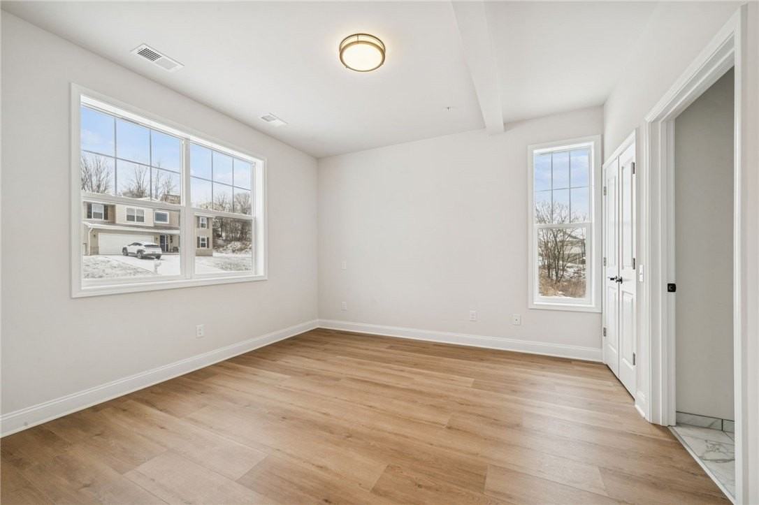 2211 Lebanon Dr - Photo 4 of 37