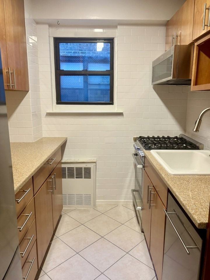 579 W 215th St #6B - Photo 4 of 10